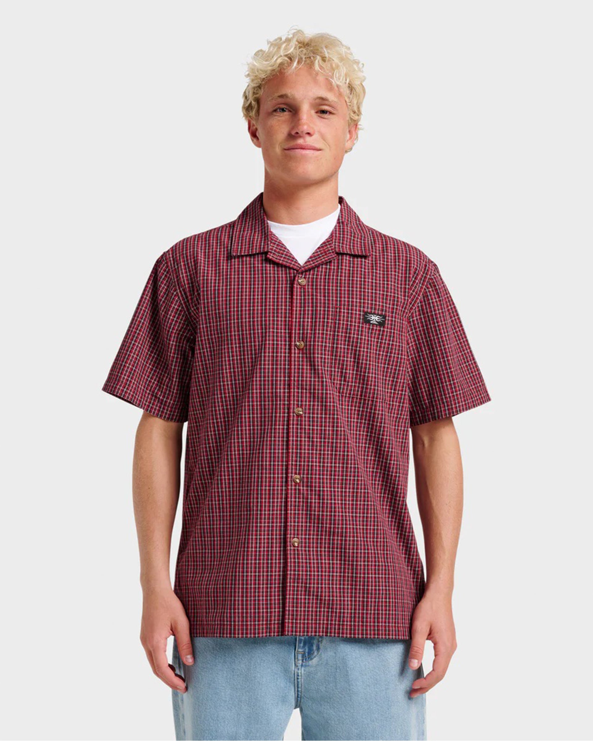 Quiksilver Men's Liquid Metal Short Sleeve Shirt Biking Red | XL Quiksilver Men's Liquid Metal Short Sleeve Shirt Biking Red | XL
