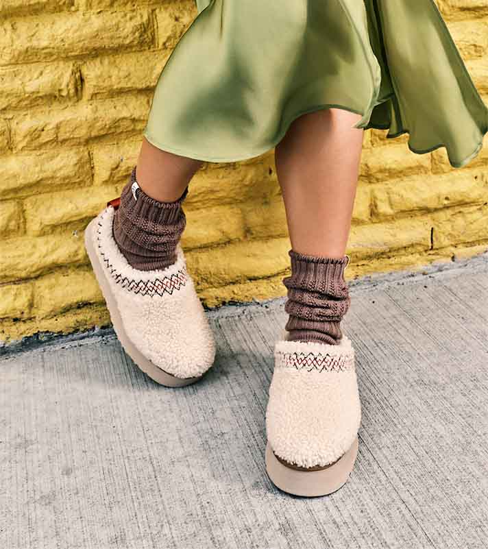 UGG's Women's Tazz UGG braid Slipper - Natural