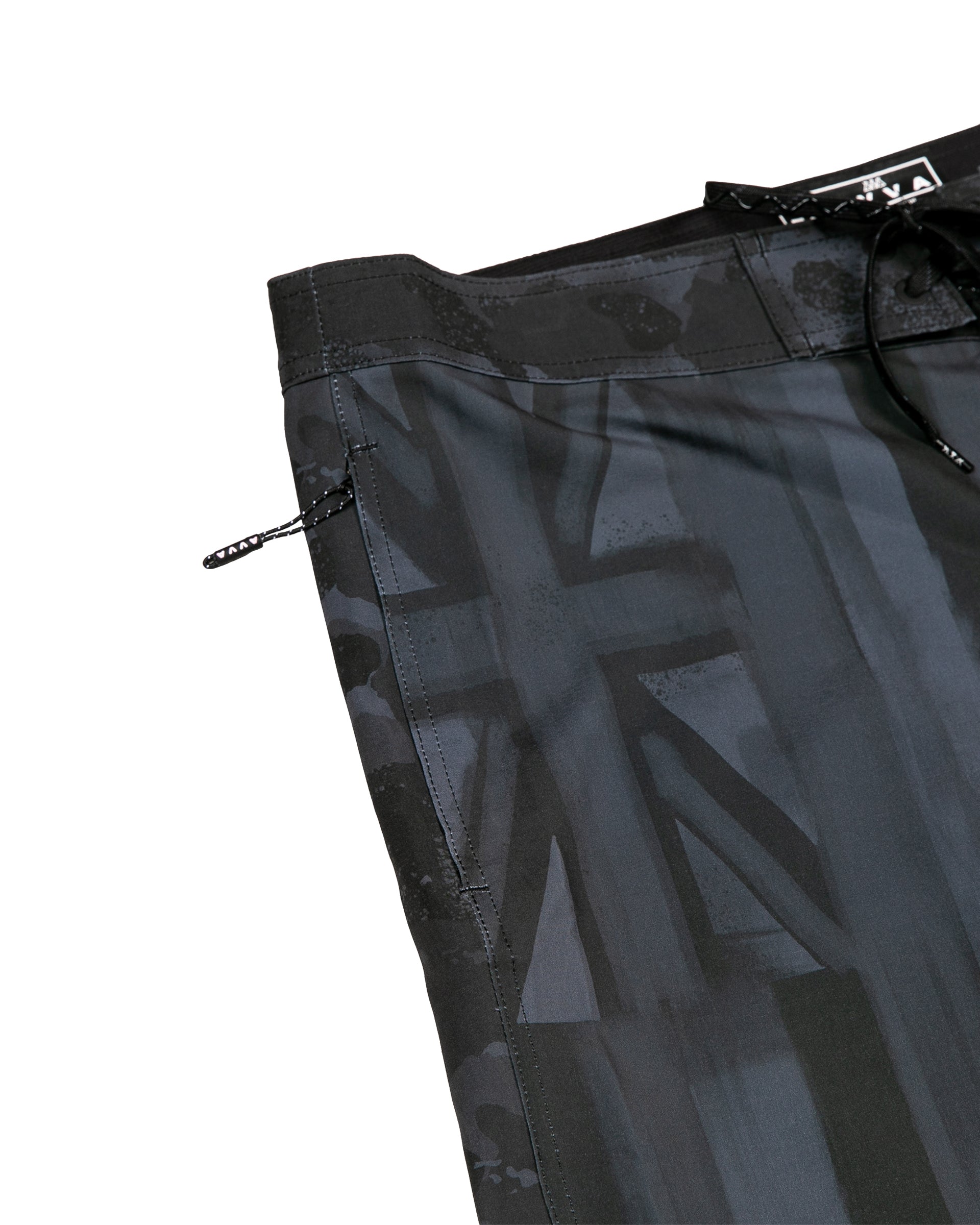 AVVA Aloha Camo 19" Boardshorts - Black