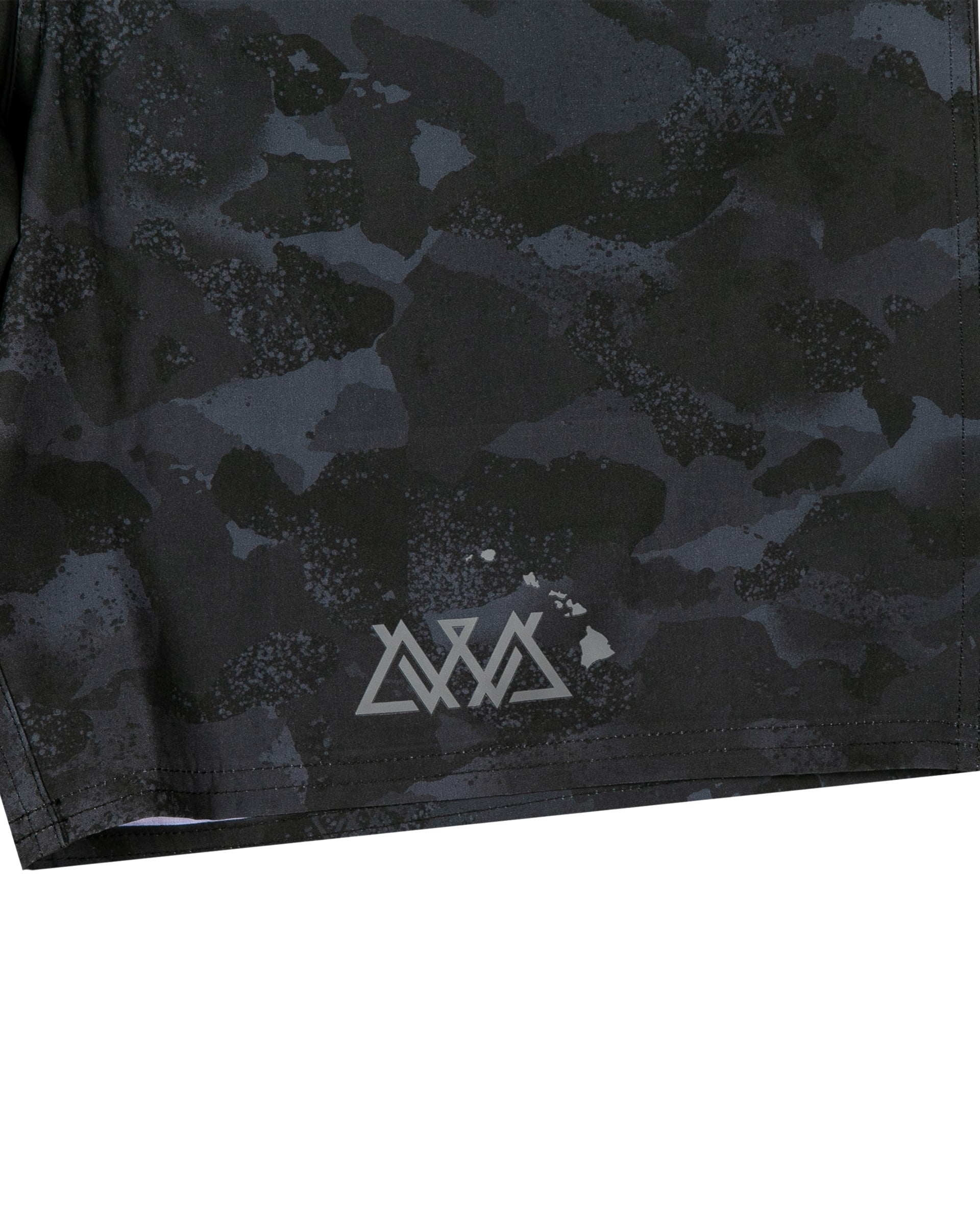 AVVA Aloha Camo 19" Boardshorts - Black