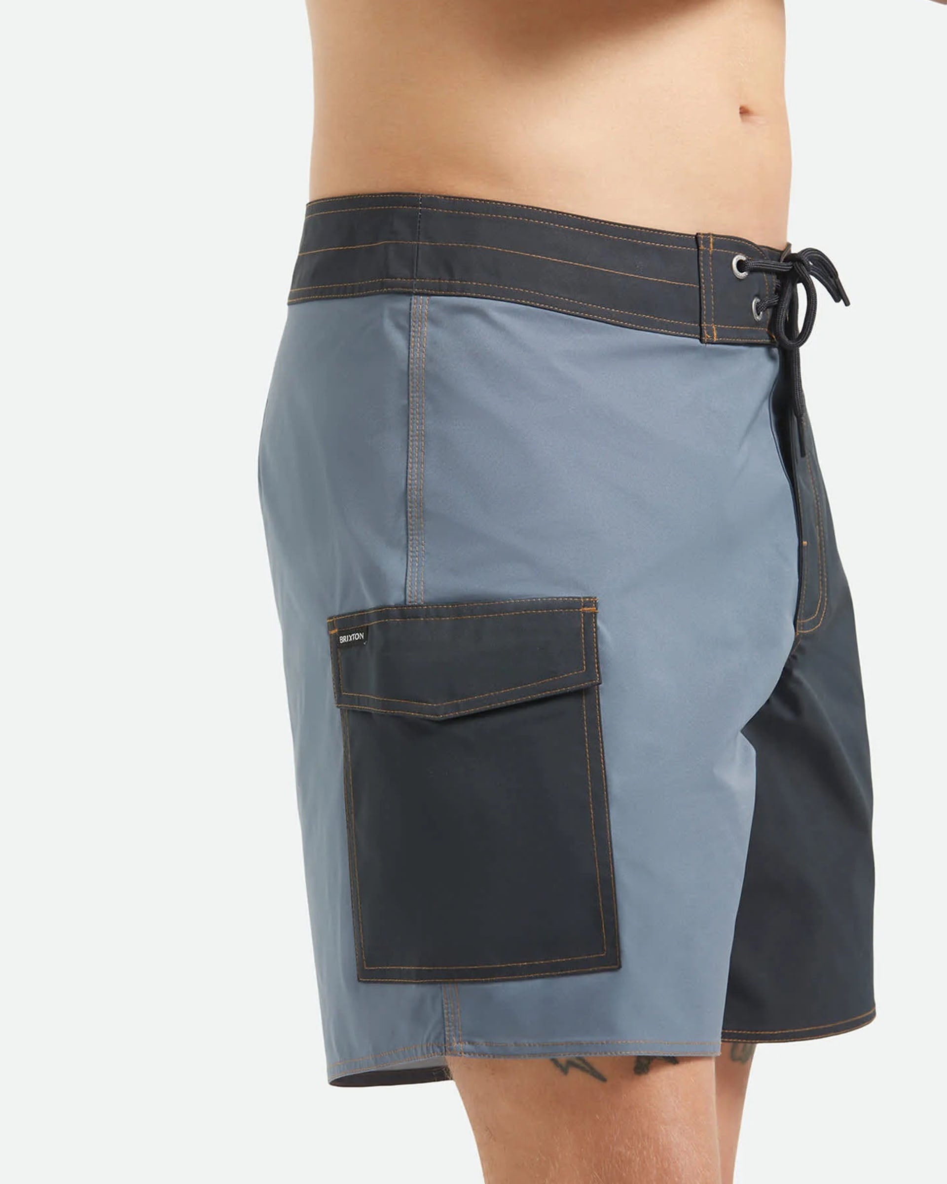 Brixton Classic 17" Trunk - Black/Future Grey