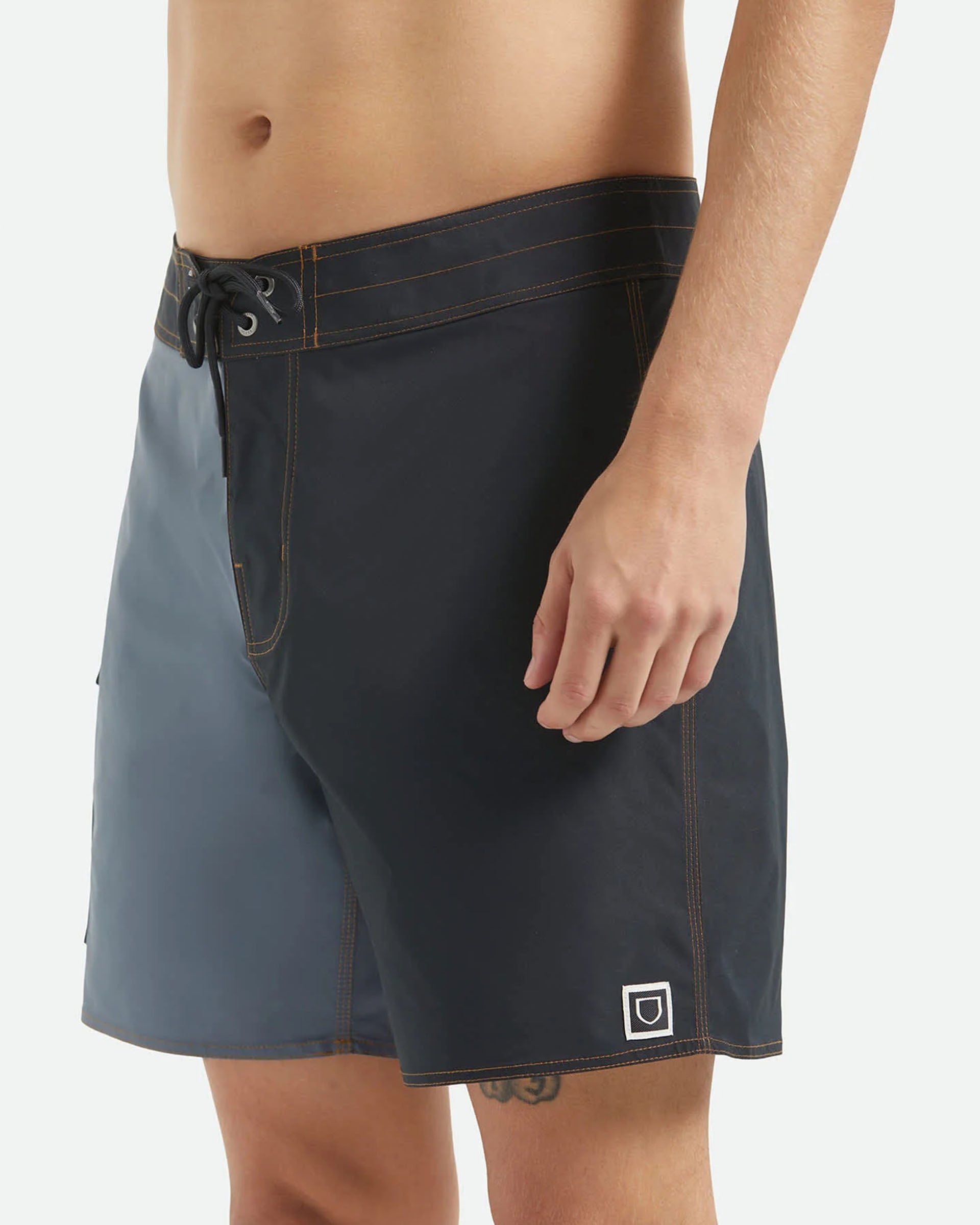Brixton Classic 17" Trunk - Black/Future Grey