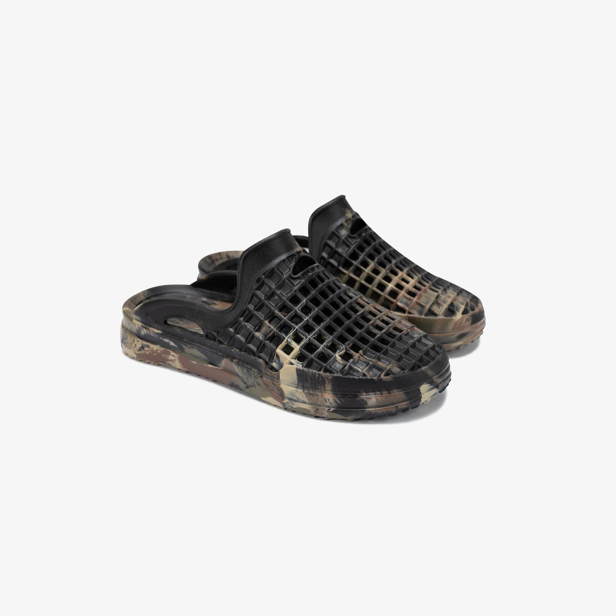 Lusso Cloud- Scenario Slide - Woodland Camo