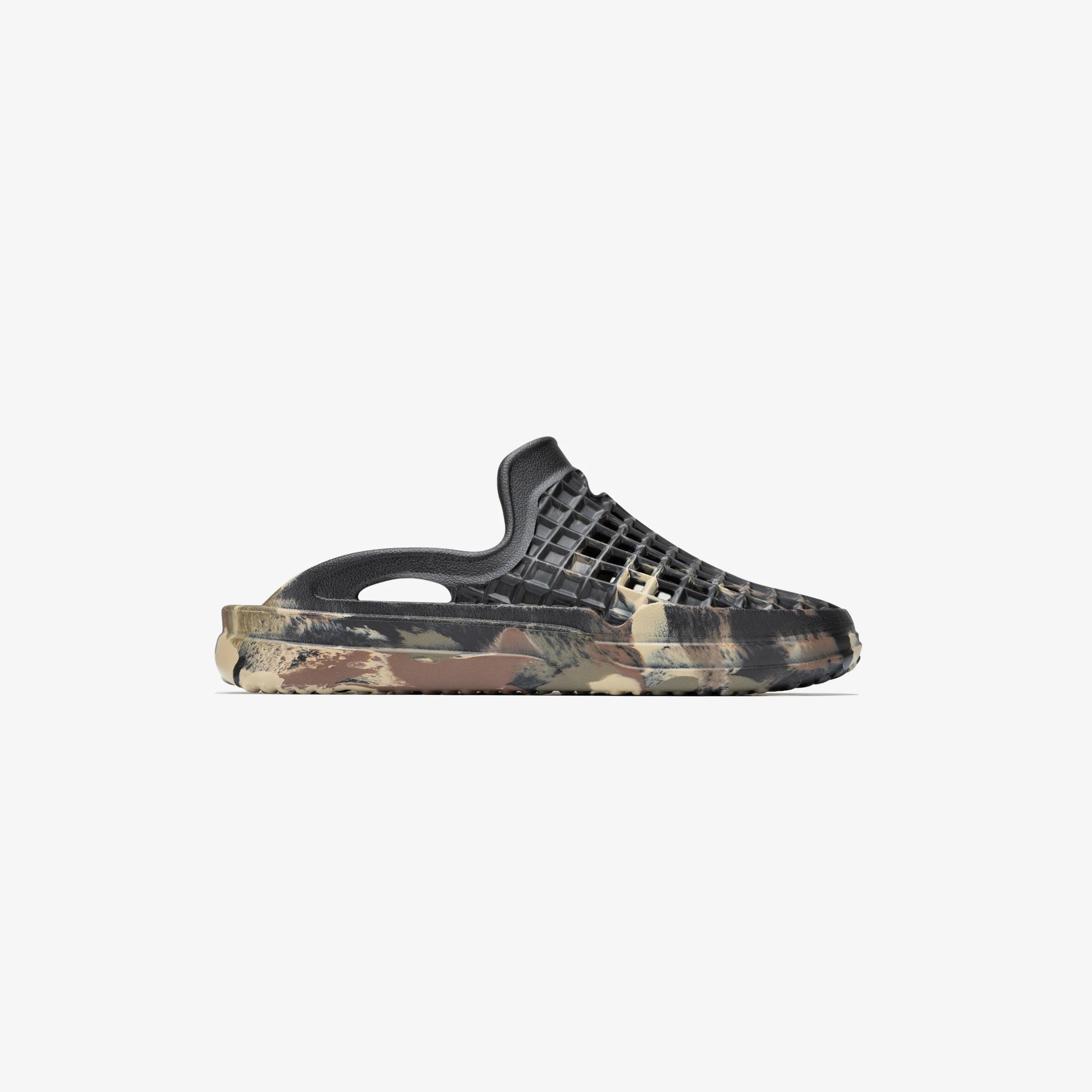 Lusso Cloud- Scenario Slide - Woodland Camo