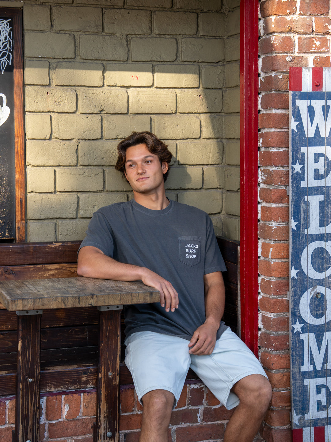 Jack's Surfboards Men's Lowtide Pigment Pocket Short Sleeve T-Shirt - Pepper