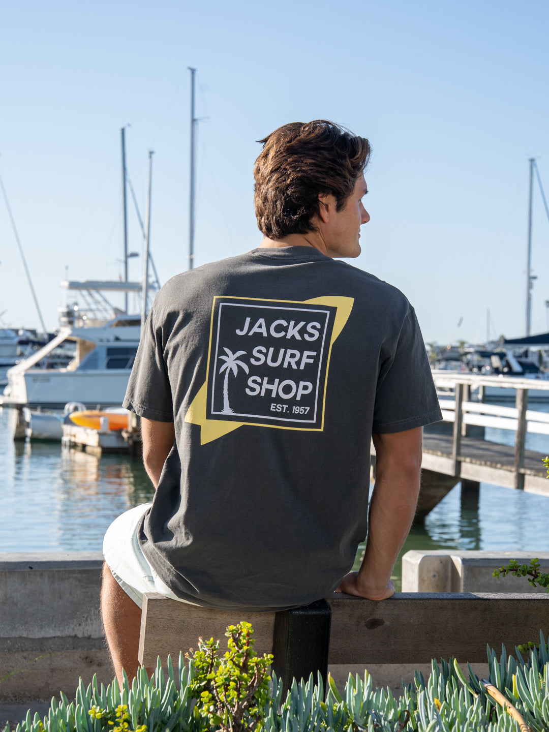 Jack's Surfboards Men's Lowtide Pigment Pocket Short Sleeve T-Shirt - Pepper