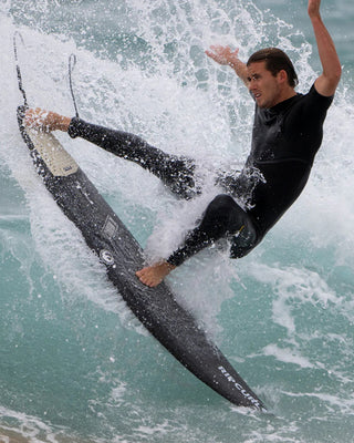 FCS II CI Upright Tri Fin Set - Black/Flame