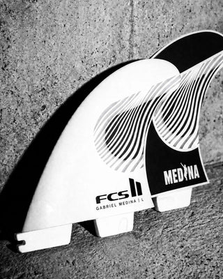 FCS II Gabriel Medina Tri Fin Set - Black/White
