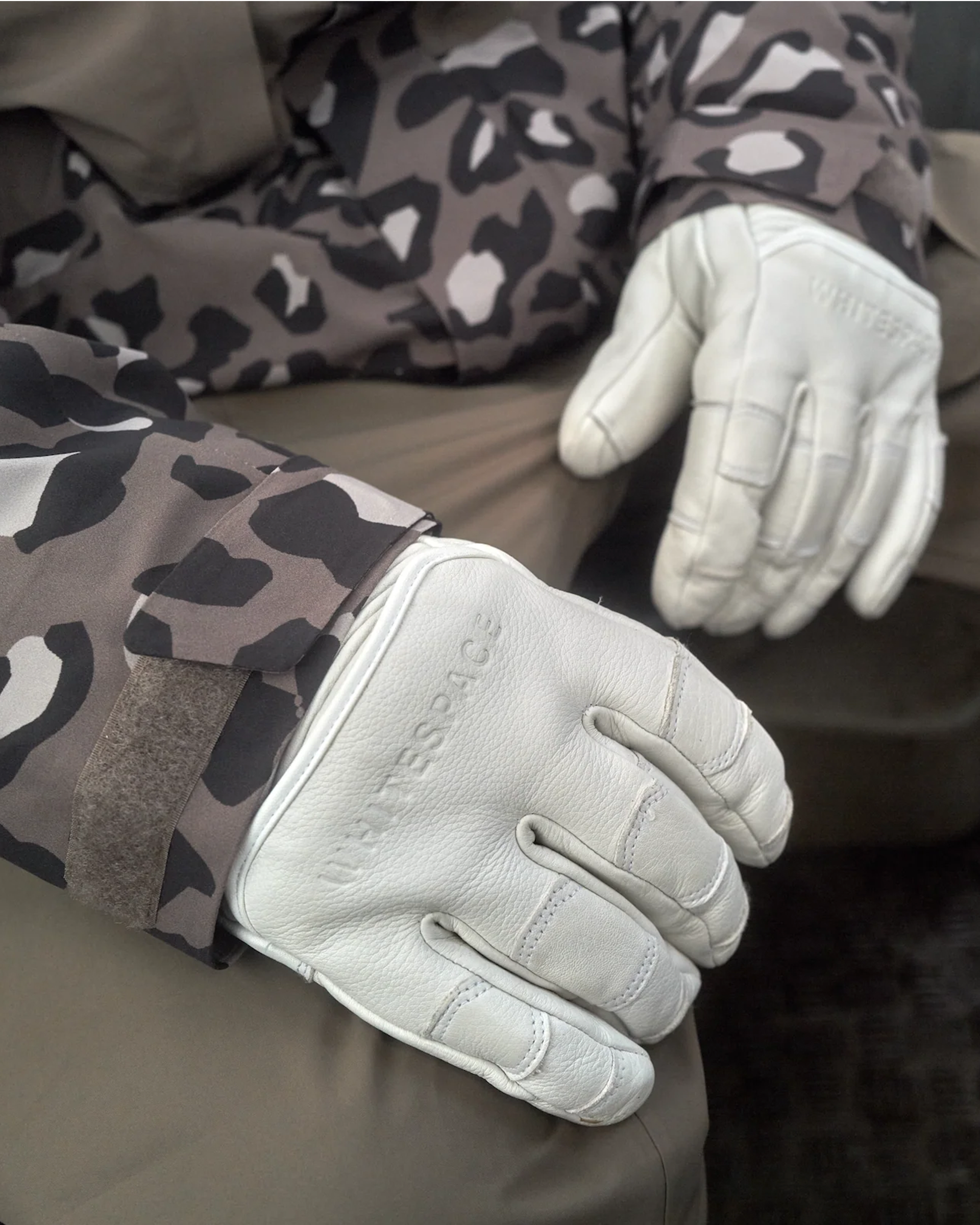 Leather Riding Gloves - Bone