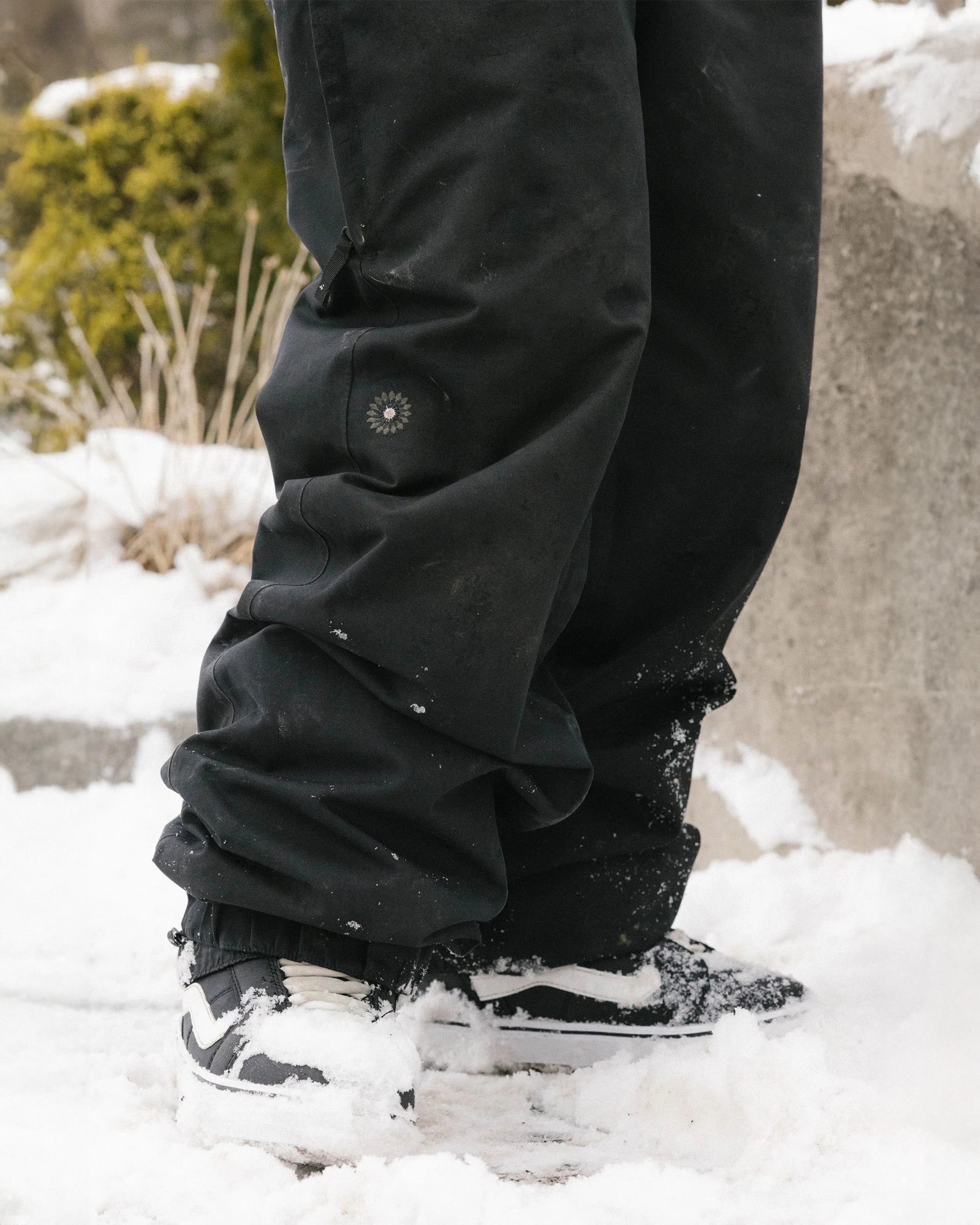 Women's Outline Shell Snow Pants - Black