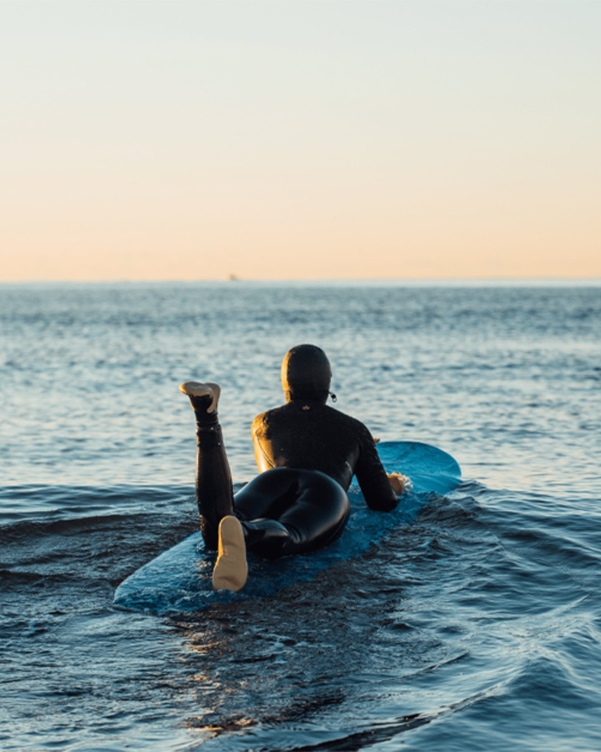 Manera Women's Meteor Magma 5/4/3mm Steamer Hooded Fullsuit - 2023