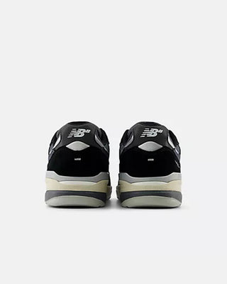 New Balance NB Numeric Andrew Reynolds 933 Shoe - Black With Eclipse