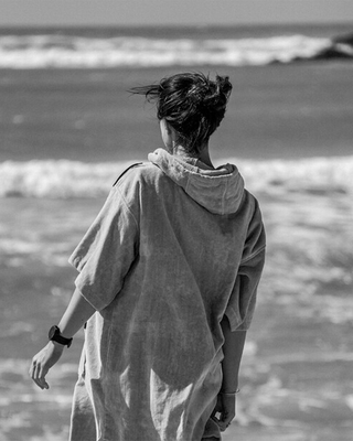 Poncho- Black