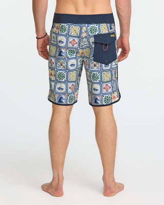 Quiksilver x Pacifico Scallop 19" Boardshorts - White