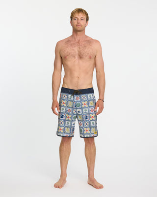 Quiksilver x Pacifico Scallop 19" Boardshorts - White