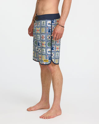 Quiksilver x Pacifico Scallop 19" Boardshorts - White