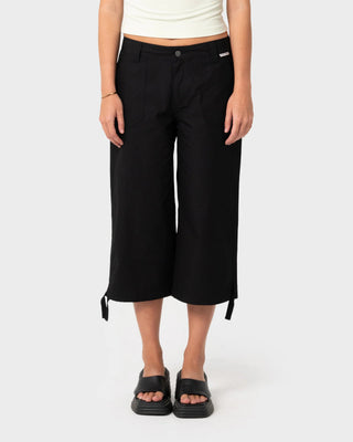 Women's Cameron Low Rise Relaxed Capri Pant - Black