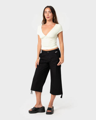Women's Cameron Low Rise Relaxed Capri Pant - Black