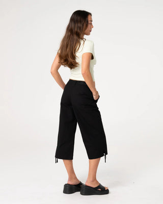Women's Cameron Low Rise Relaxed Capri Pant - Black