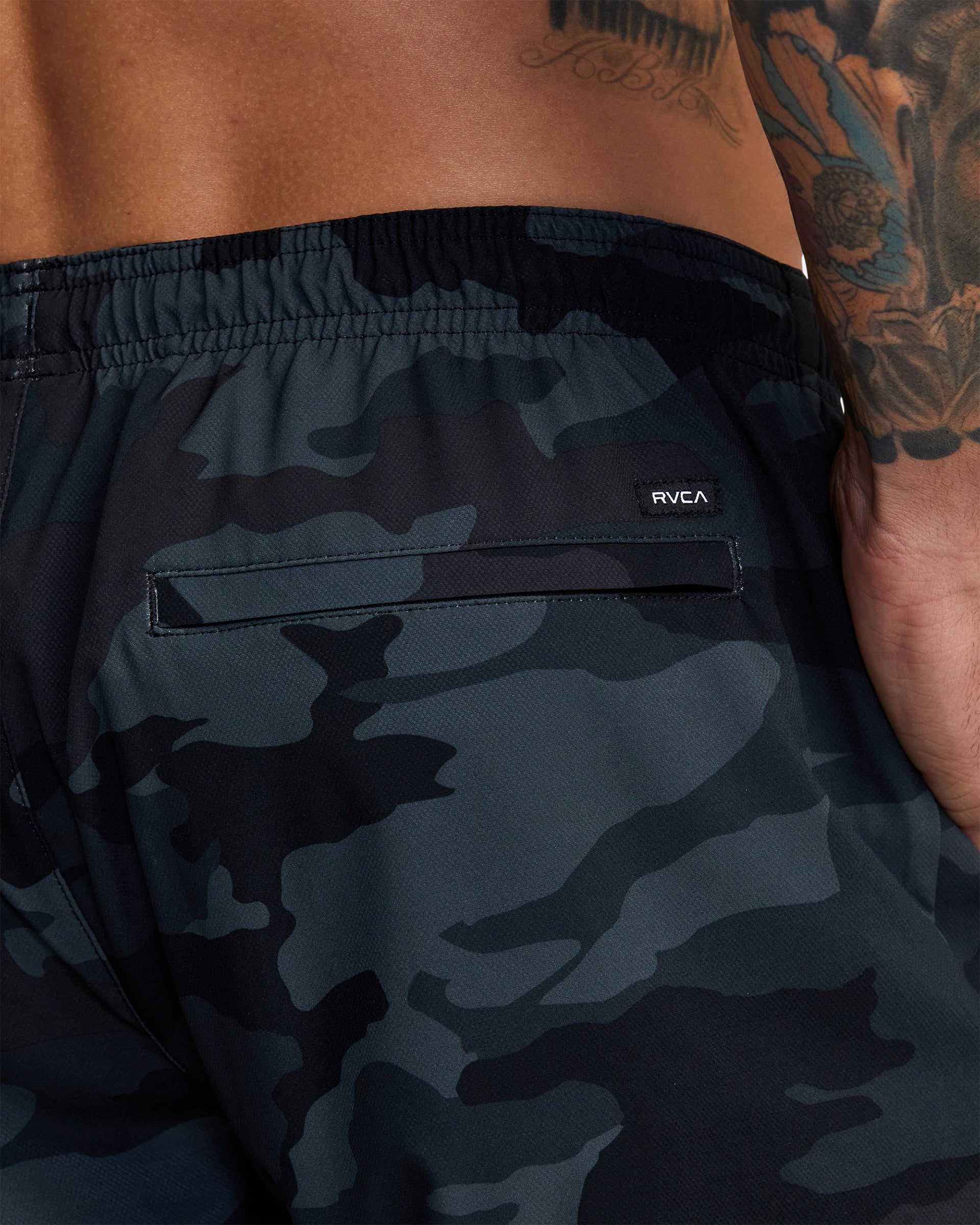 RVCA Yogger Stretch 17" Short - Camo