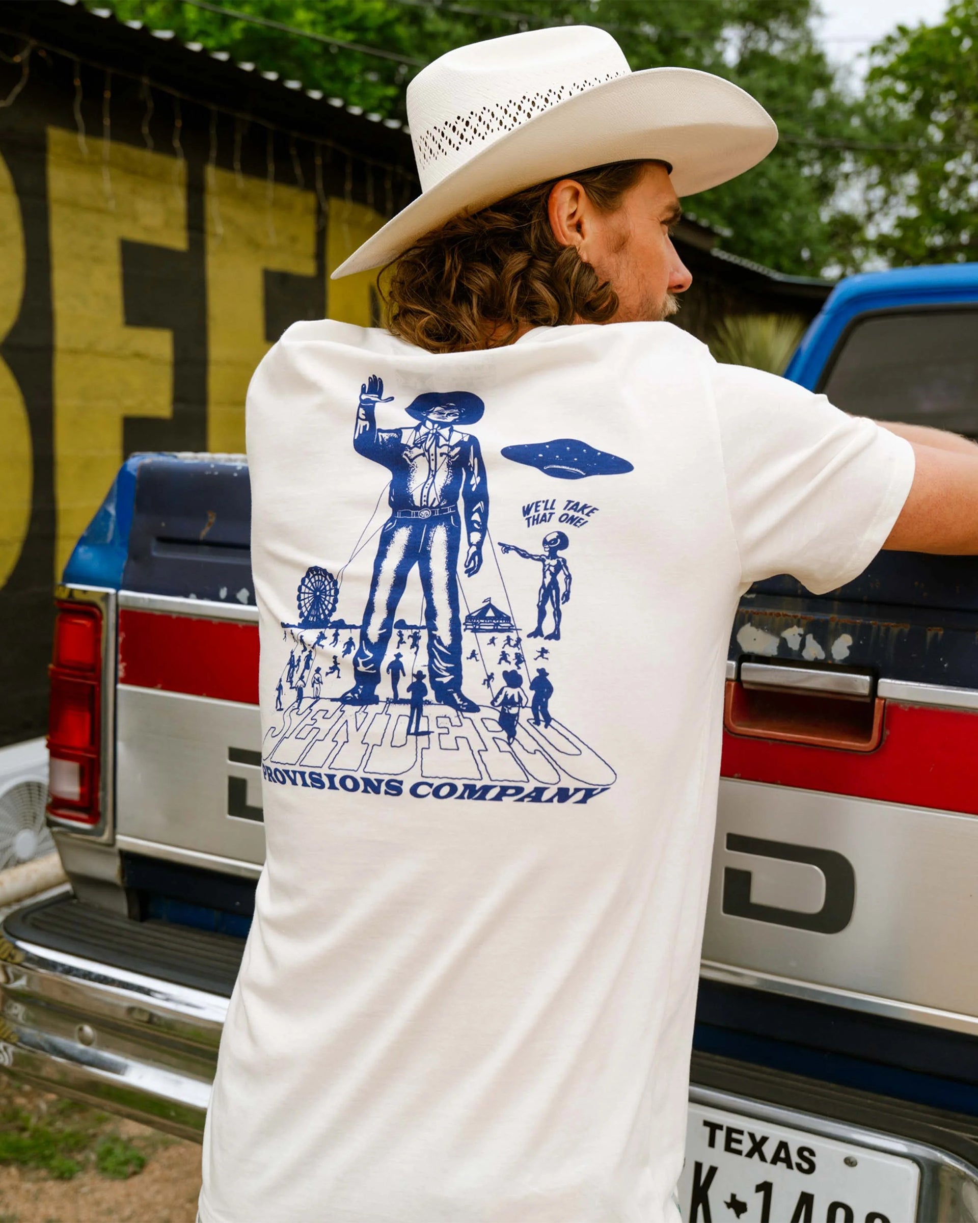 Sendero Provisions Co. Cowboy Lift Off Short Sleeve T-Shirt - Vintage White