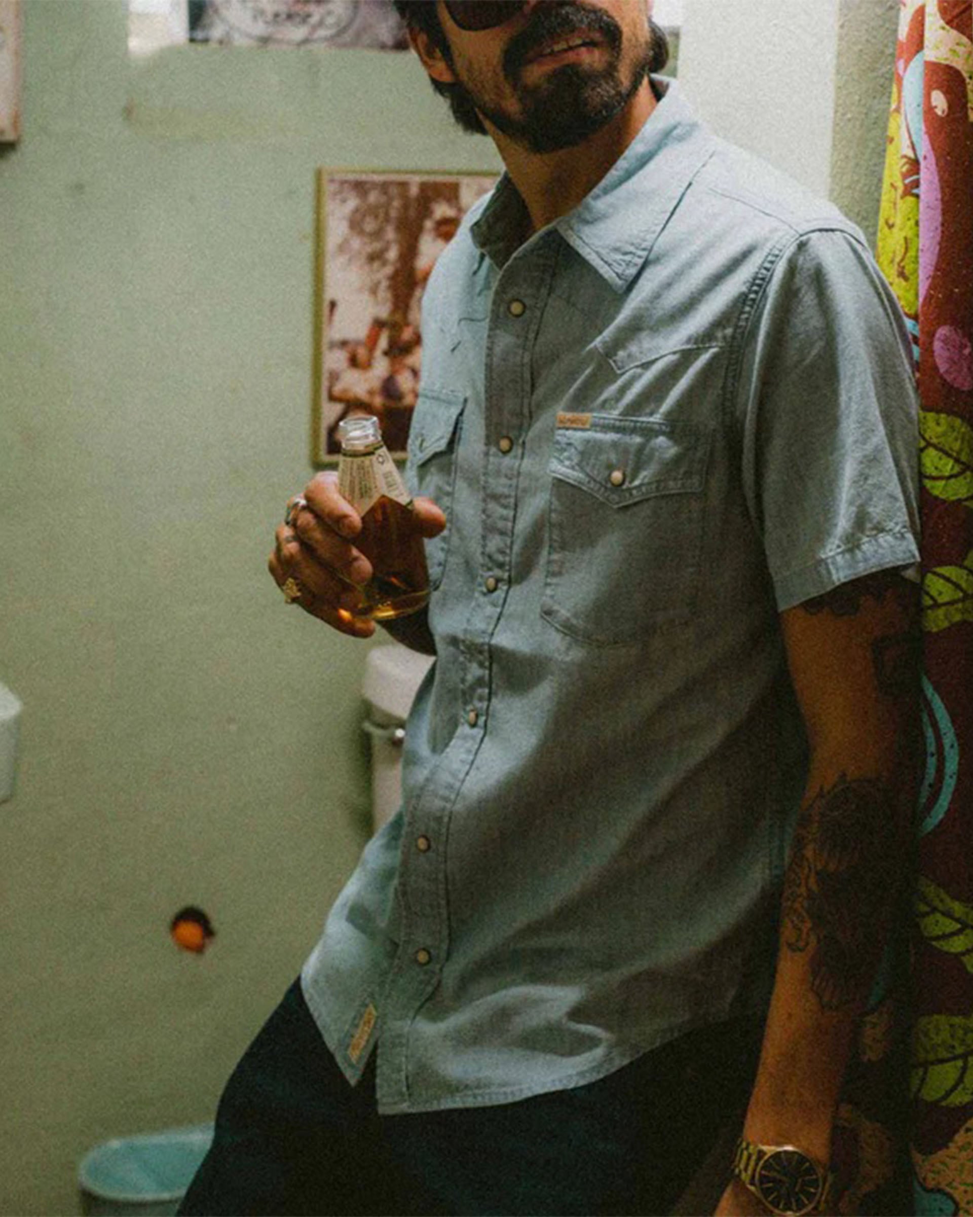 Sendero Provisions Co. The Wyatt Pearl Snap Short Sleeve Solid Shirt - Washed Indigo Chambray