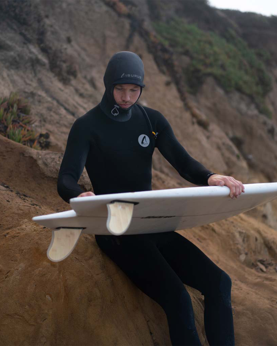 Isurus Men's Shield 3.3 Hooded Zipfree Wetsuit