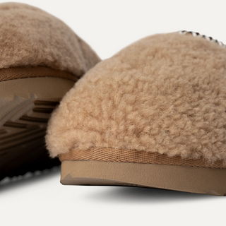 UGG Women's Tasman Maxi Curly Slippers - Chestnut
