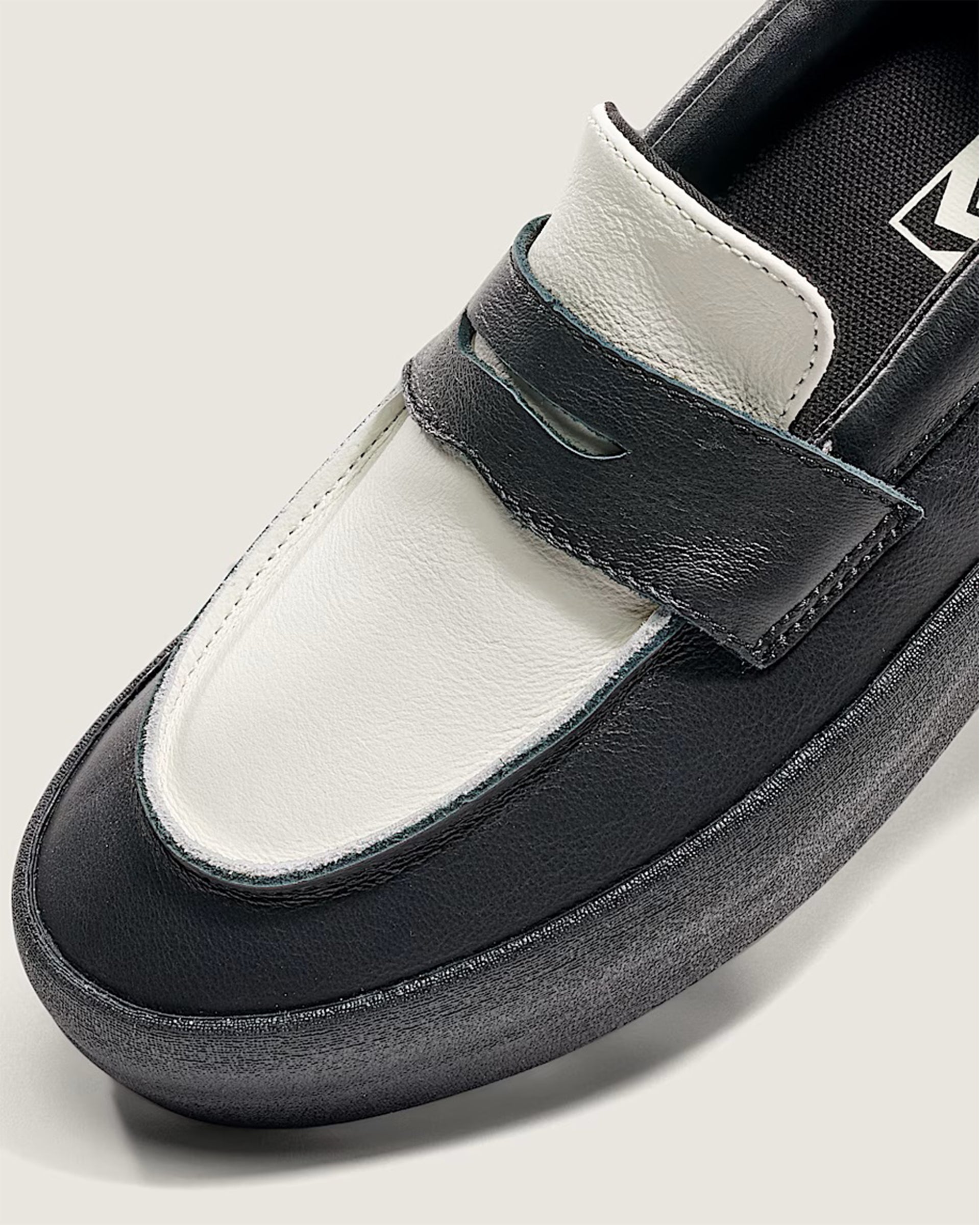 Vans Skate Loafer Shoe - Black/White