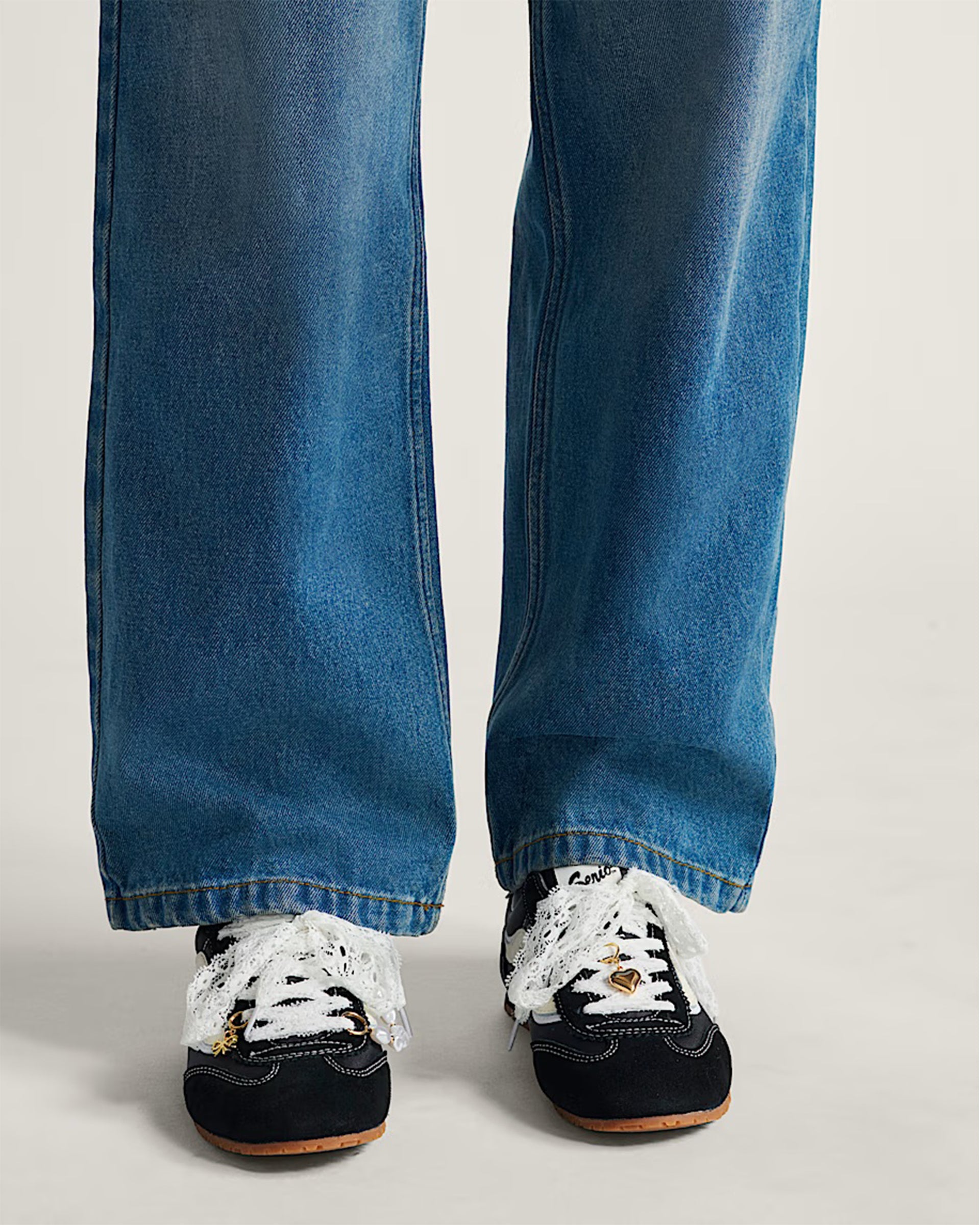 Vans Women's Super Lowpro Shoe - Black