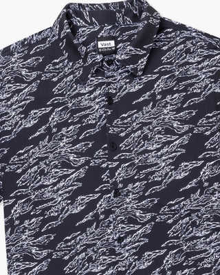 Vast. Men's Aqua Terra Midnight Camo Tech Button Up Shirt - Black
