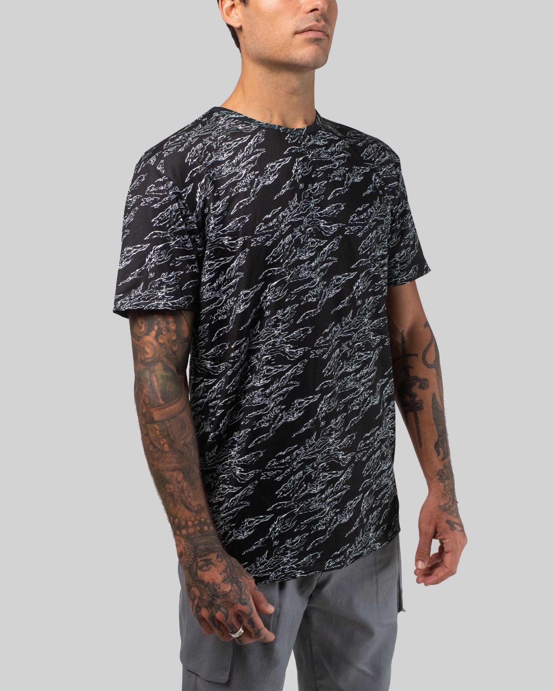 Vast. Men's Aqua Terra Shadow Camo Tech Short Sleeve T-Shirt - Black