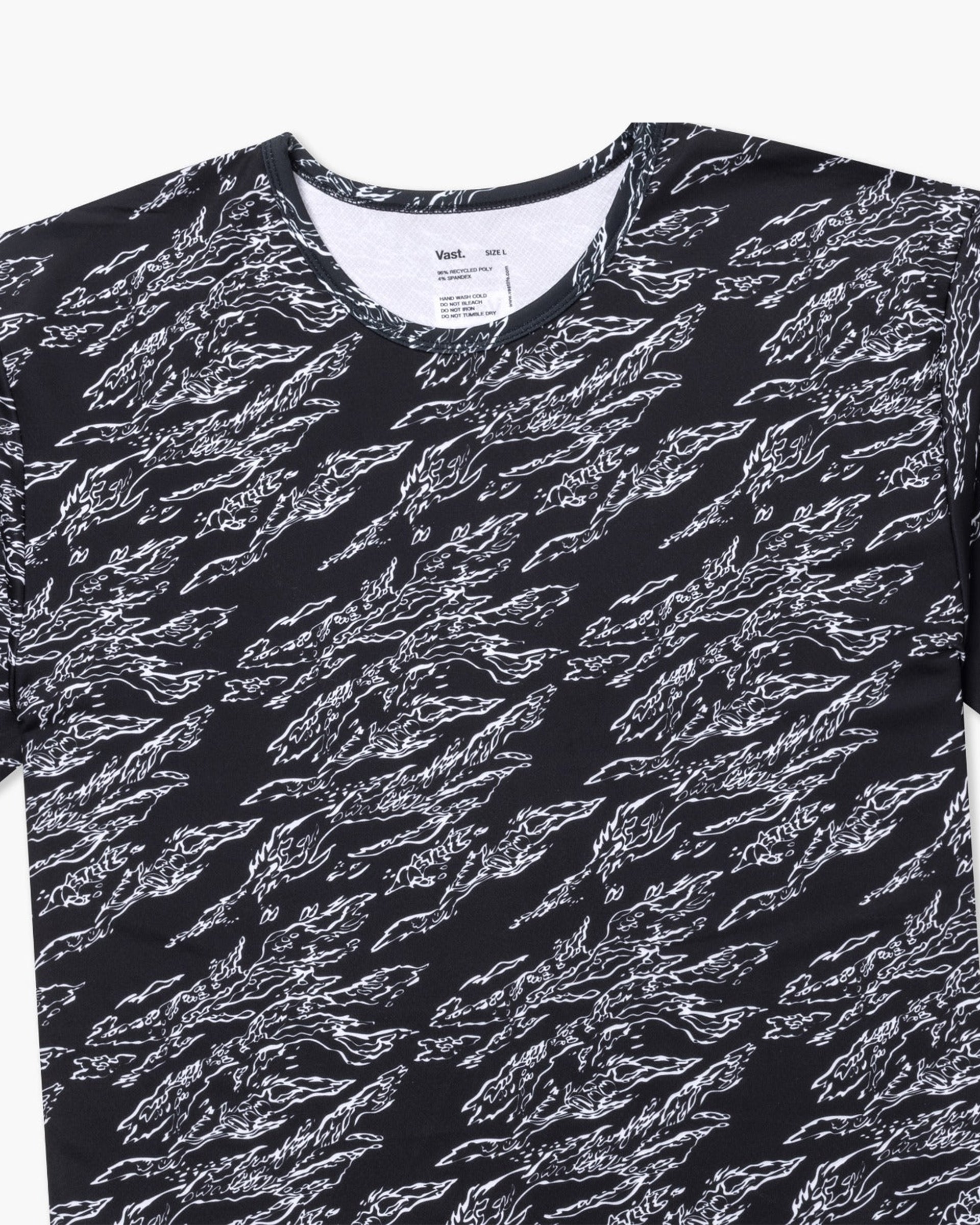 Vast. Men's Aqua Terra Shadow Camo Tech Short Sleeve T-Shirt - Black