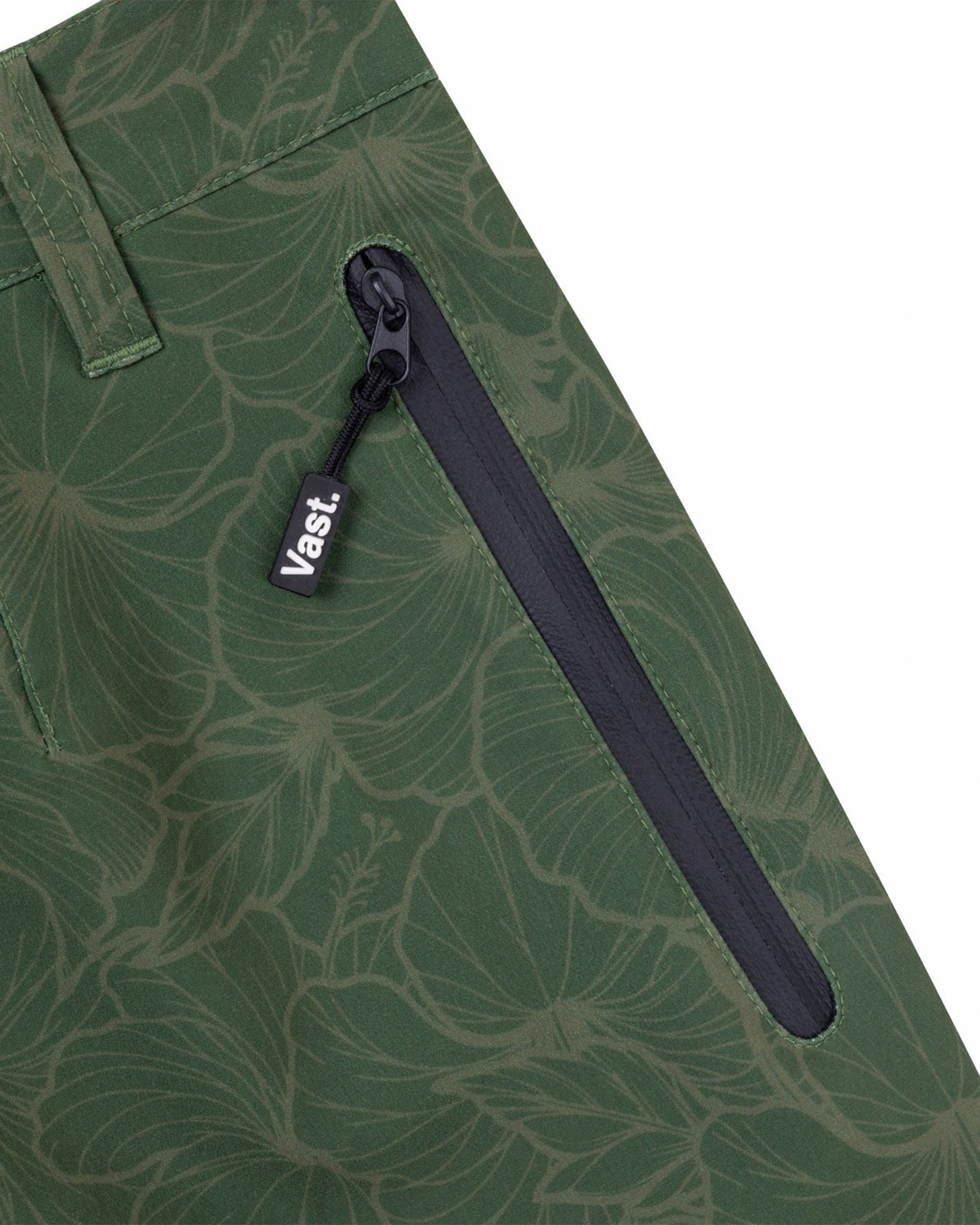 Vast. Solid Hybrid All Short - Dark Green