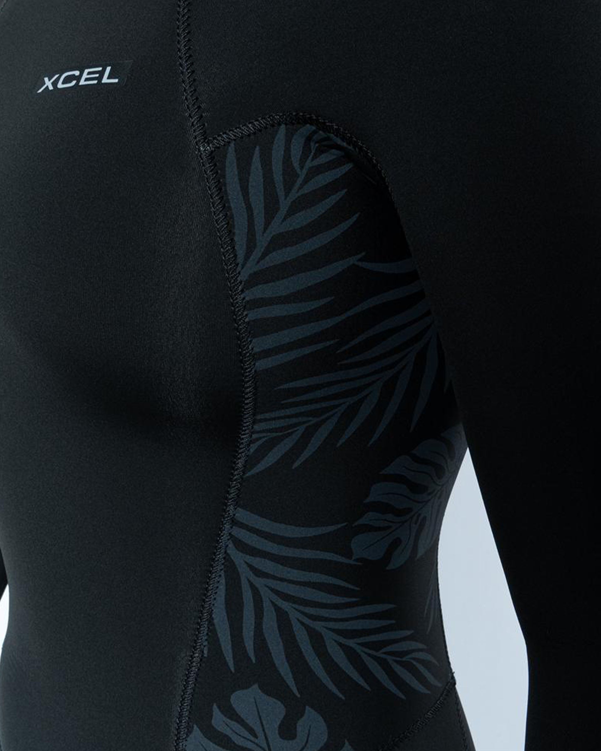 Xcel Women's Axis Back Zip Full Wetsuit 3/2mm - Black/Palm-Monstera Print