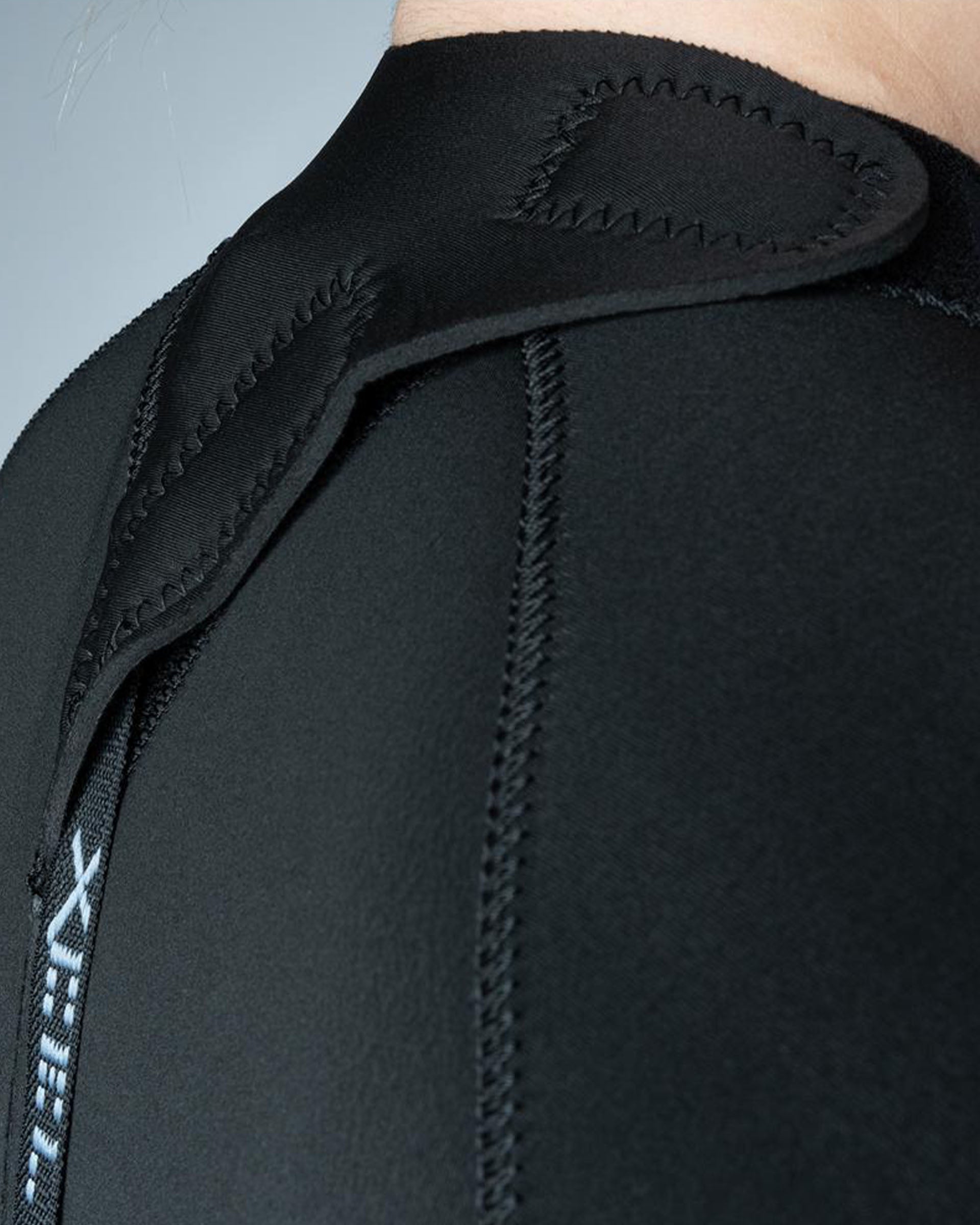 Xcel Women's Axis Back Zip Full Wetsuit 5/4mm - Black/Palm-Monstera Print