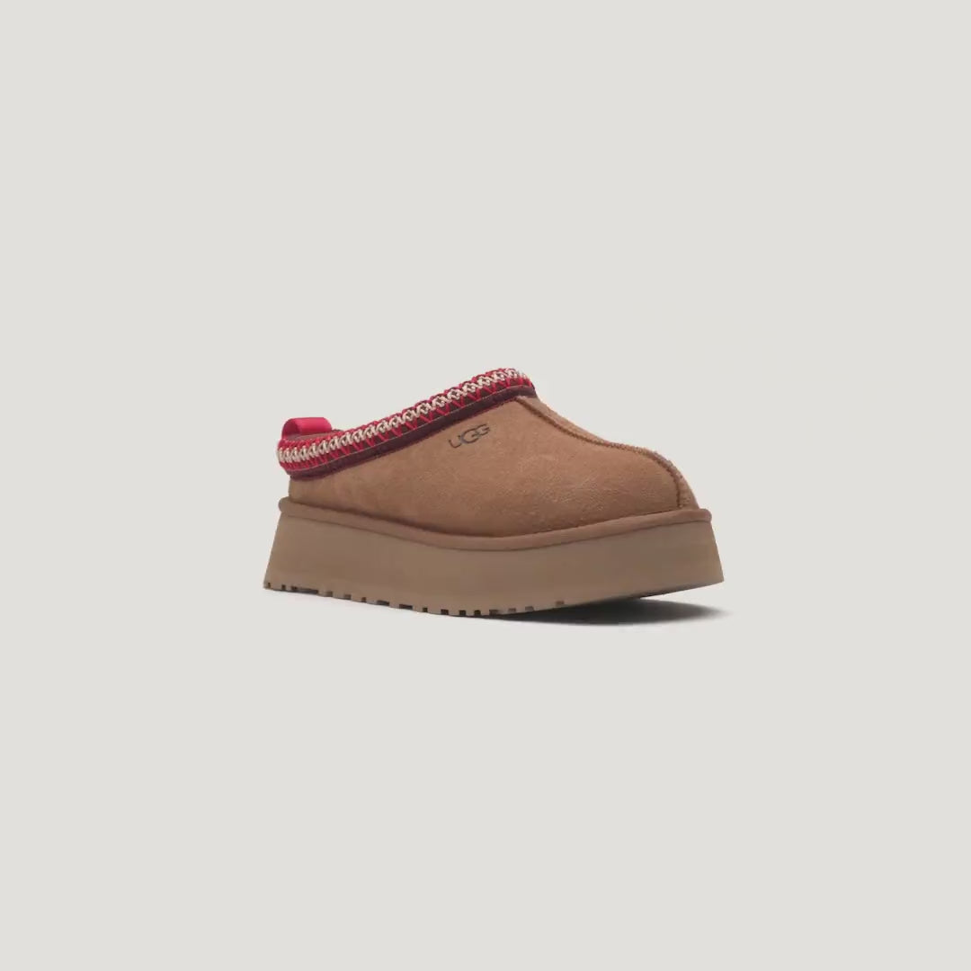 Load video: UGG Women's Tazz II Slipper - Chestnut