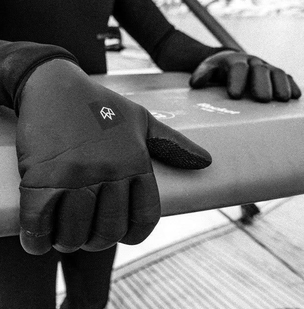 Manera Magma 2.5mm Surf Gloves - Black 