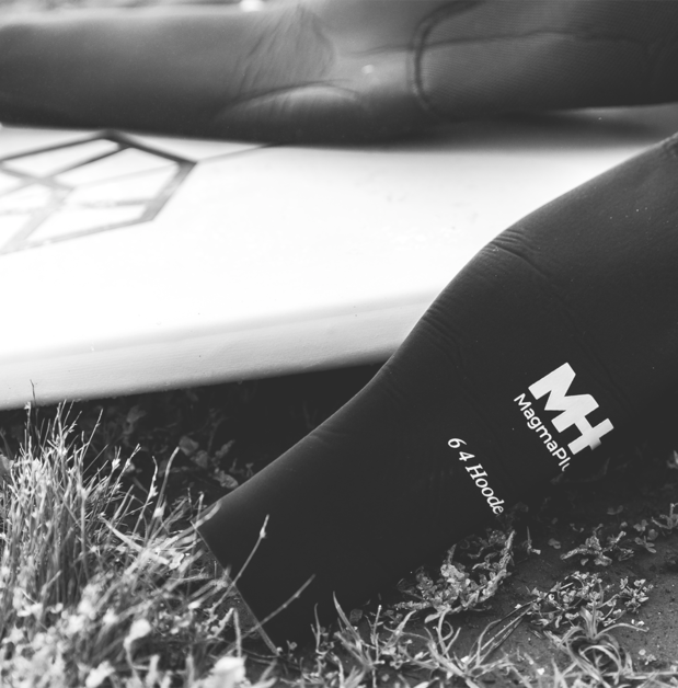 Manera Men's Magma Meteor 6/4mm Chest Zip Hooded Fullsuit Wetsuit