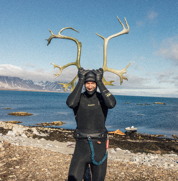 Manera Men's Magma Meteor 6/4mm Chest Zip Hooded Fullsuit Wetsuit